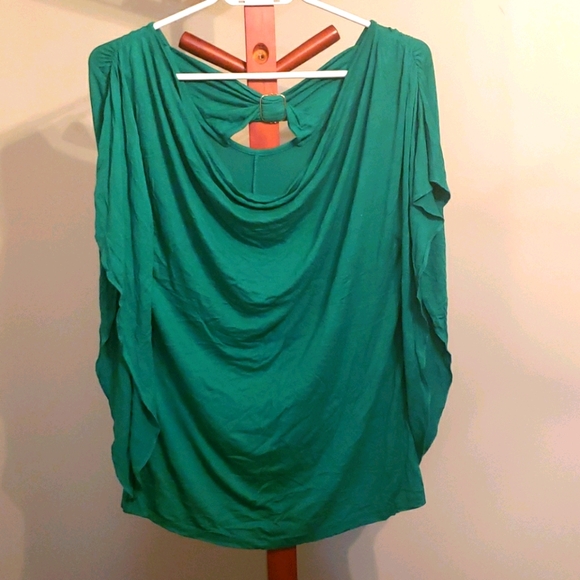 Green Ruffle top - Picture 2 of 5